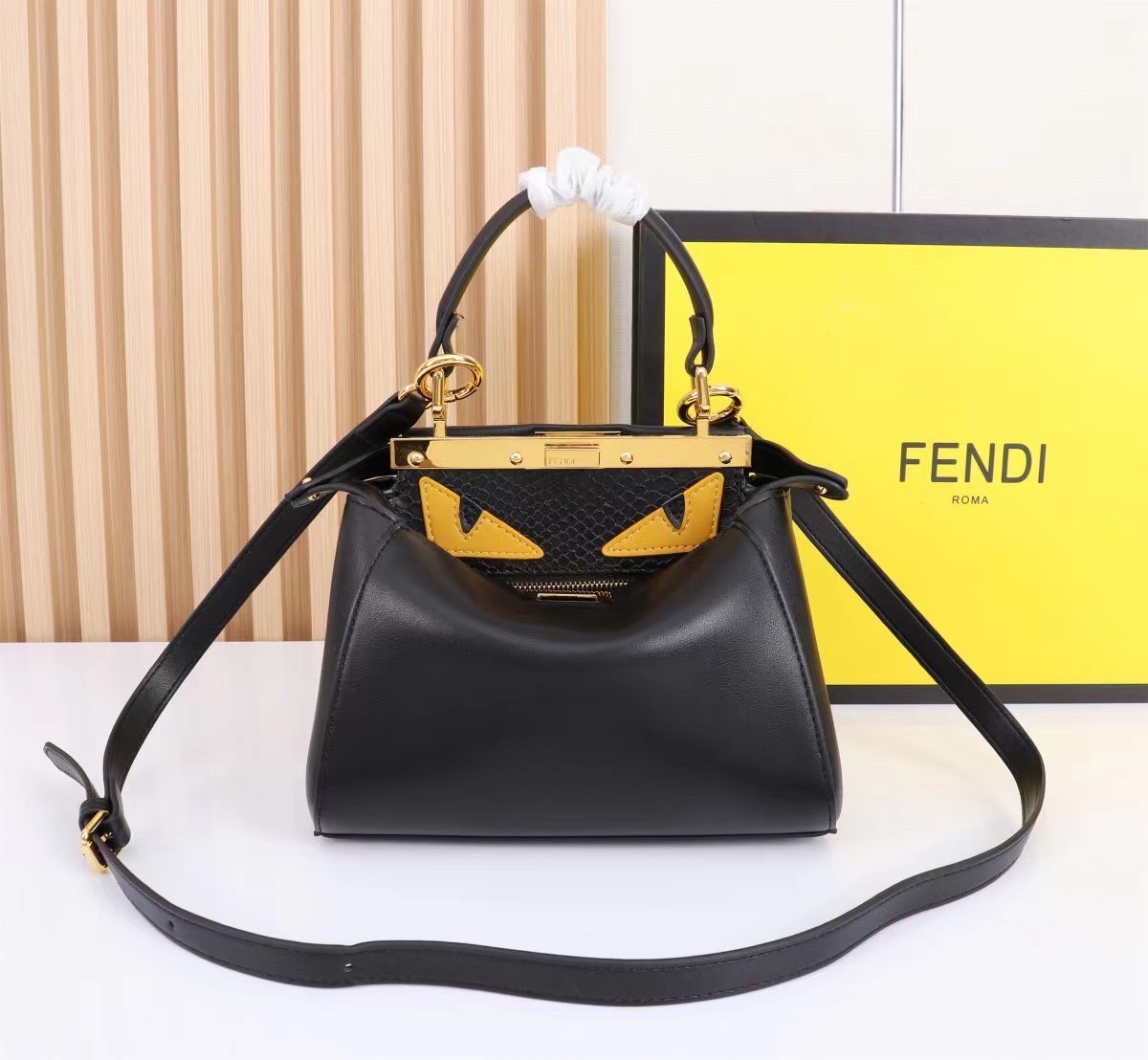 พร้อมส่ง 3 สี FENDI Peekaboo Monster กระเป๋าถือหรือสะพายรูปลักษณ์สวยงามทันสมัย 🧡 เกรดออริจินอล 1:1 สลับแท้ ใช้งานต่างประเทศได้