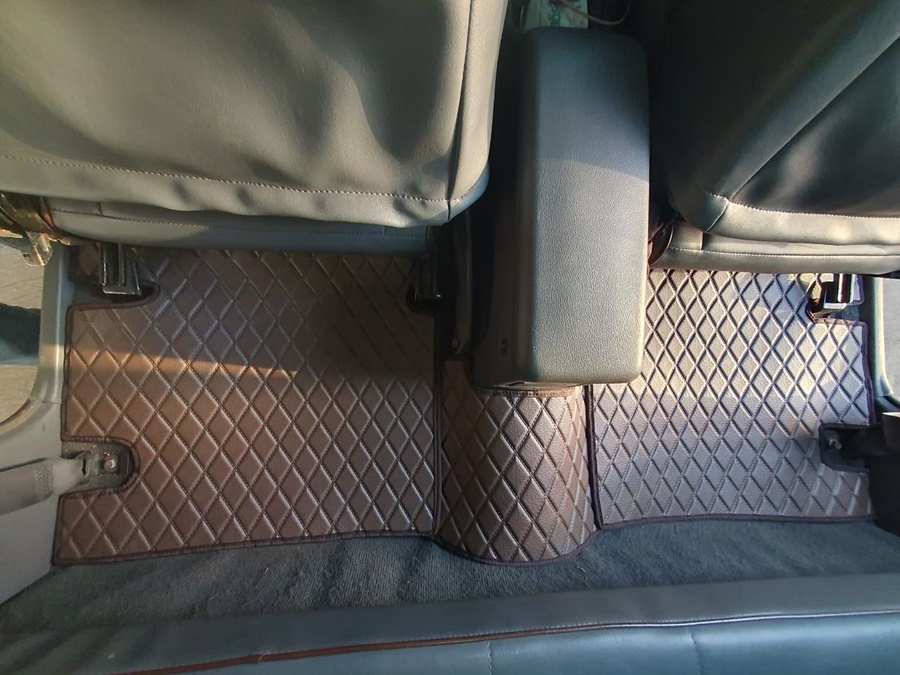 พรมปูพื้นรถยนต์ TOYOTA MIGTHY X CAB ลายไดมอนด์ สีกาแฟ เข้ารูป 5ชิ้น
