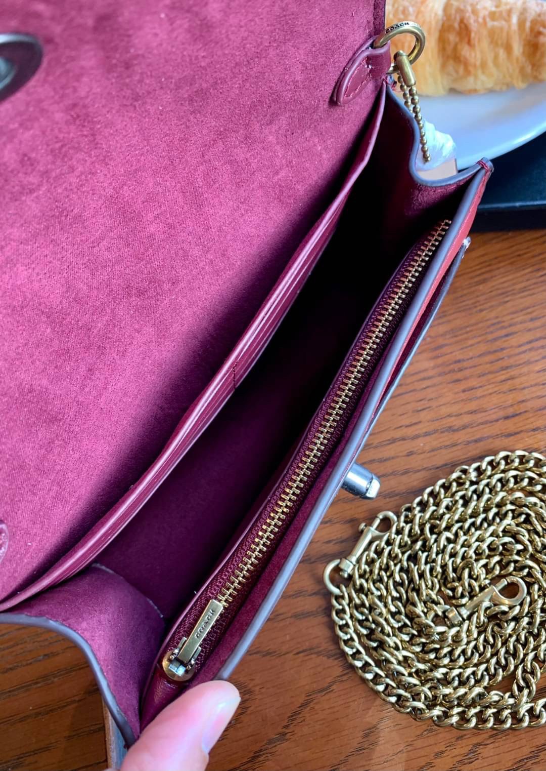 COACH PARKER CLUTCH//CROSSBODY BAG ((1680)) กระเป๋าถือแบบคลัทหรือสะพายแบบครอสบอดี้ร์ได้ หนังแท้หนังนิ่มค่ะ