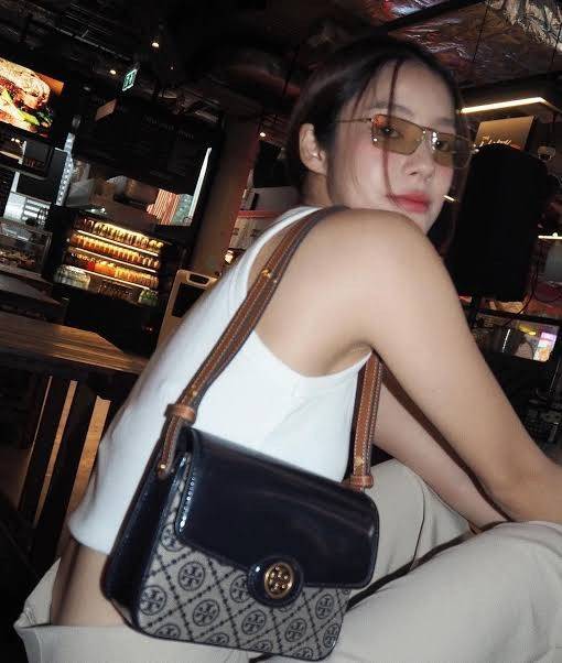 Tory Burch Robinson T Monogram Convertible Shoulder Bag กระเป๋าสะพาย เกรดท็อปออริ เกรดดีสุด สลับแท้ 1:1 ใช้ต่างประเทศได้