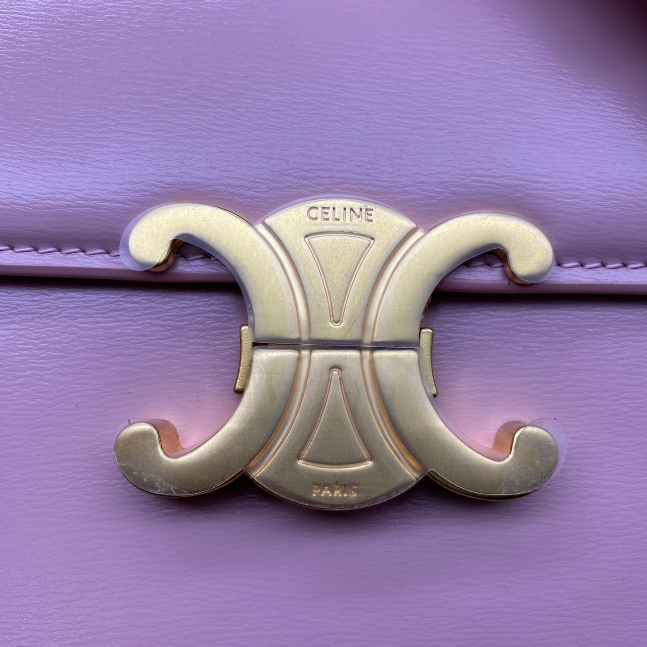 MEDIUM 22cm : CELINE CLASSIQUE TRIOMPHE BAG IN SHINY CALFSKIN / Celine Triomphe Bag / Celine Bag พร้อมส่ง 10 สี เกรดออริ 1:1 กระเป๋าแบรนด์หรูที่ควรมีแห่งปี