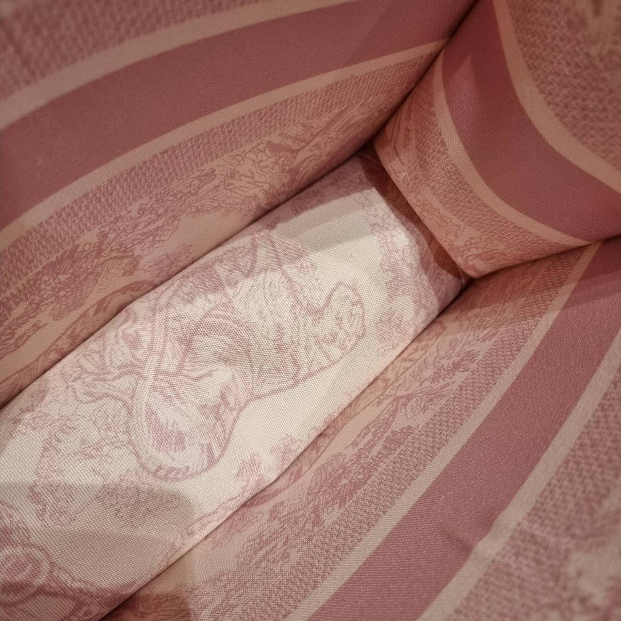 VIP 】HOT ARRIVAL!! DIOR CD SHOPPING BAG WITH GWP กระเป๋าทรงช้อปปิ้งใบใหญ่ จุใจ!! พรีเมี่ยมกิ๊ฟรุ่นดับเบิ้ลฮอต ดีไซน์คลาสสิควินเทจ สวยหรู วัสดุผ้าแคนวาสลายกราฟฟิค ภายในโล่งกว้างมากๆ ใส่ของจุสุดๆ โน้ตบุ้ค ไอแพด กระเป๋าสตางค์ มือถือ หรือเสื้อผ้ายังได้ สะพายค