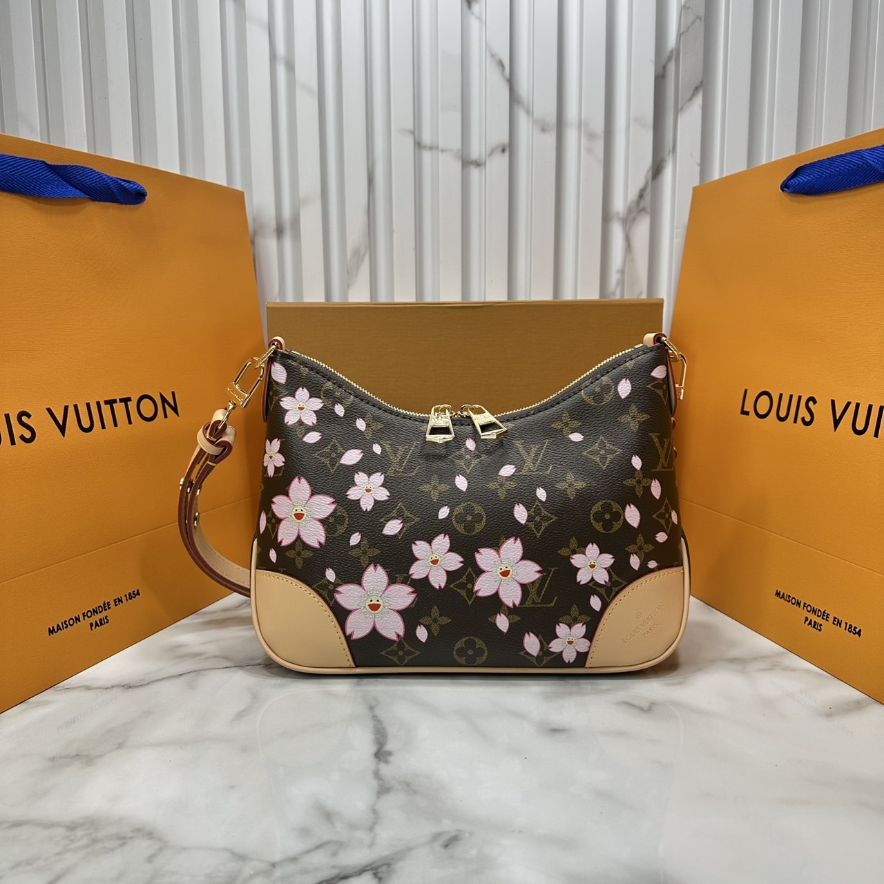 ORI หนังแท้ | คอลใหม่ดอกไม้แสนหวาน LV x TM Cherry Blossom bag กระเป๋าสะพายดีไซน์คลาสสิครุ่นสุดปัง ปรับลุคให้มีชีวิตชีวาด้วยลายดอกไม้เชอรี่บลอสซั่ม คอลใหม่สุดเอ็กซ์คลูซีฟ