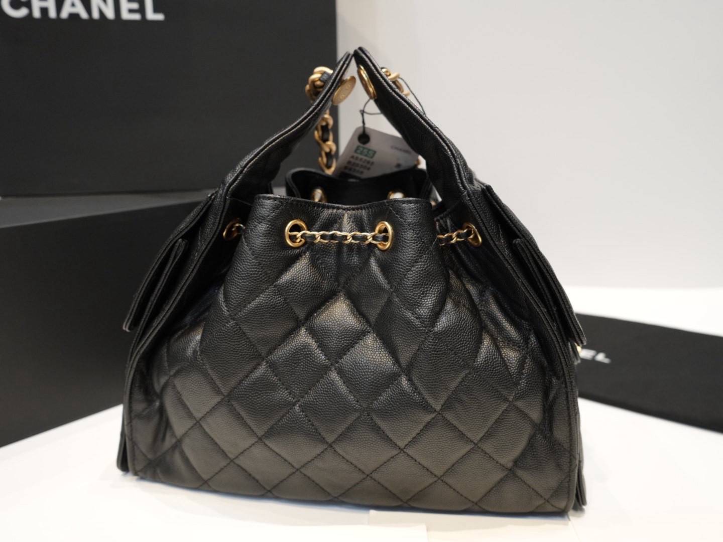 TOP ORI หนังแท้ | CHANEL 25 Small Handbag Spring-Summer 2025 กระเป๋าสะพายรุ่นใหม่สุดฮอตแห่งปี หนังแท้ลายเกรน ที่สุดแห่งความไอคอนิก มาพร้อมใบเล็ก อะไหล่สีทองสวยหรู