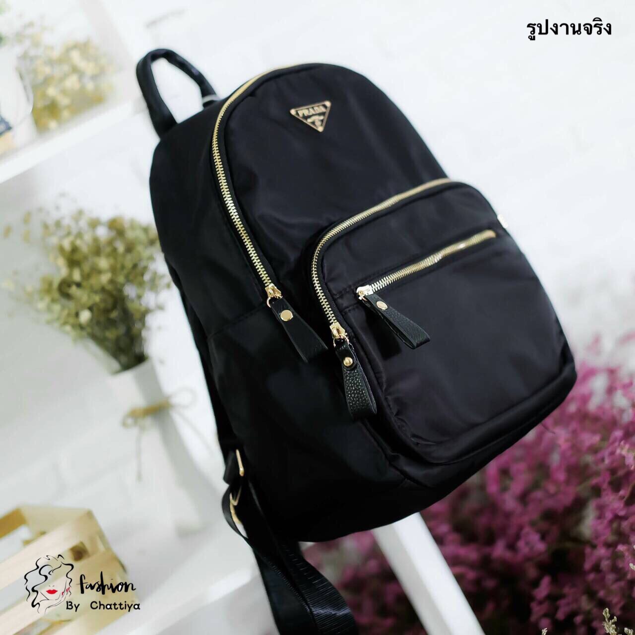 Prada nylon backpack fashion bag by Chattiya Brand:Prada Detail:รอบนี้จัดหนักสำหรับเป้รับซัมเมอร์ จัดมาให้เลือกหลายแบบ ใบนี้ก็เช่นกันเพิ่มความจุและเพิ่มช่องให้สำหรับคนมีของ ต้องจัดเต็ม ตัวกป.เป็น nylon เนื้อดี กันน้ำได้ซิปกว้างทั้ง 3 ช่องแบ่งให้ไม่ต้องถาม