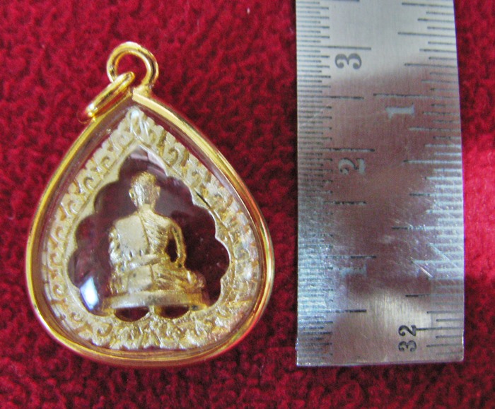 สินค้าหมดค่ะ จี้หลวงพ่อสดล้อมเพชรเลี่ยมทองไมครอนค่ะ