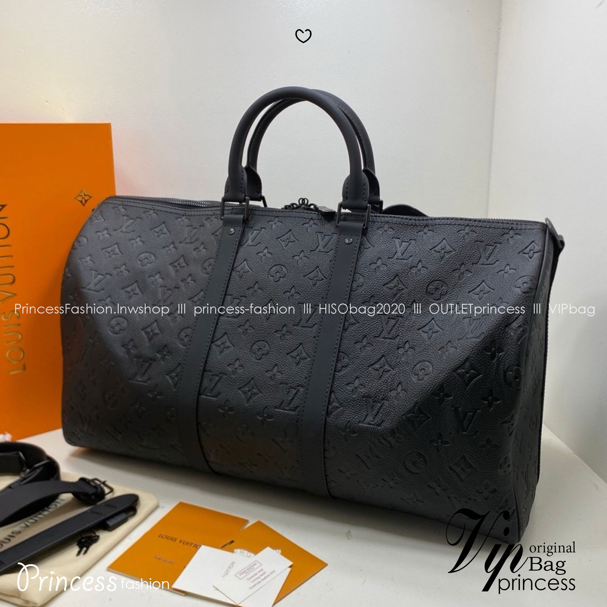 สลับแท้ LV Keepall Bandoulière 50 Bag กระเป๋าเดินทางหนังแท้ Monogram Shadow ปั้มลายนูน หรูหราและเทห์อย่างลงตัว เป็นรุ่นที่ขายดีตลอดกาล