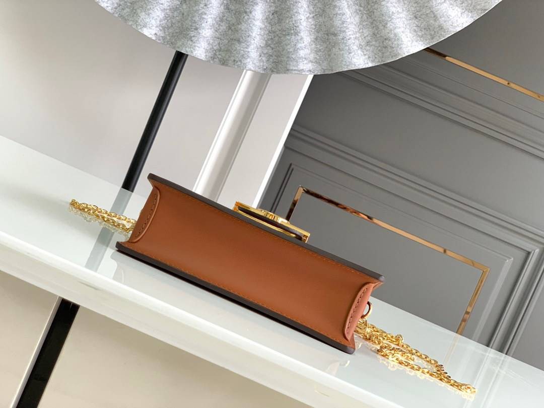 หนังแท้ LOUIS VUITTON DAUPHINE CHAIN WALLET / LV DAUPHINE พร้อมส่งที่ไทย งานหนังแท้ทั้งใบ เกรดเทพออริจินอล เนื้องานสวยงาม ภาพสินค้าถ่ายจากงานขายจริง ใช้งานต่างประเทศได้