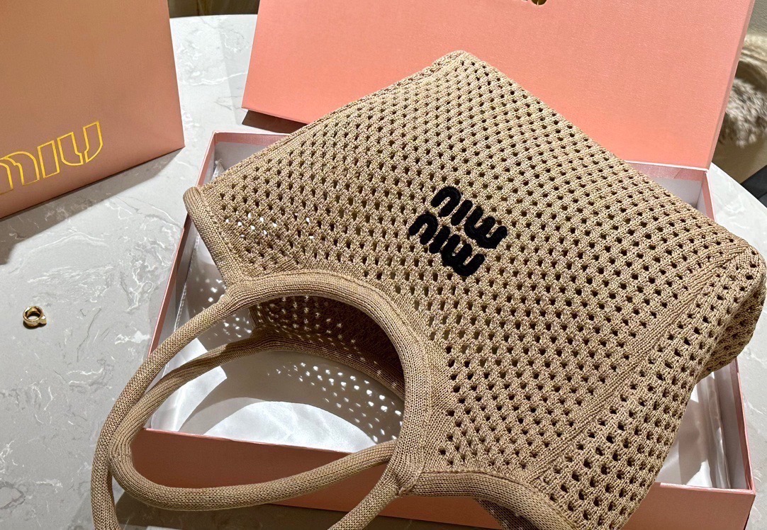 Miu Miu IVY Woven Fabric Tote Bag / Miu Miu Tote Bag กระเป๋าทรงโท้ท งานผ้าถักทอเป็นตาข่าย น้ำหนักเบา