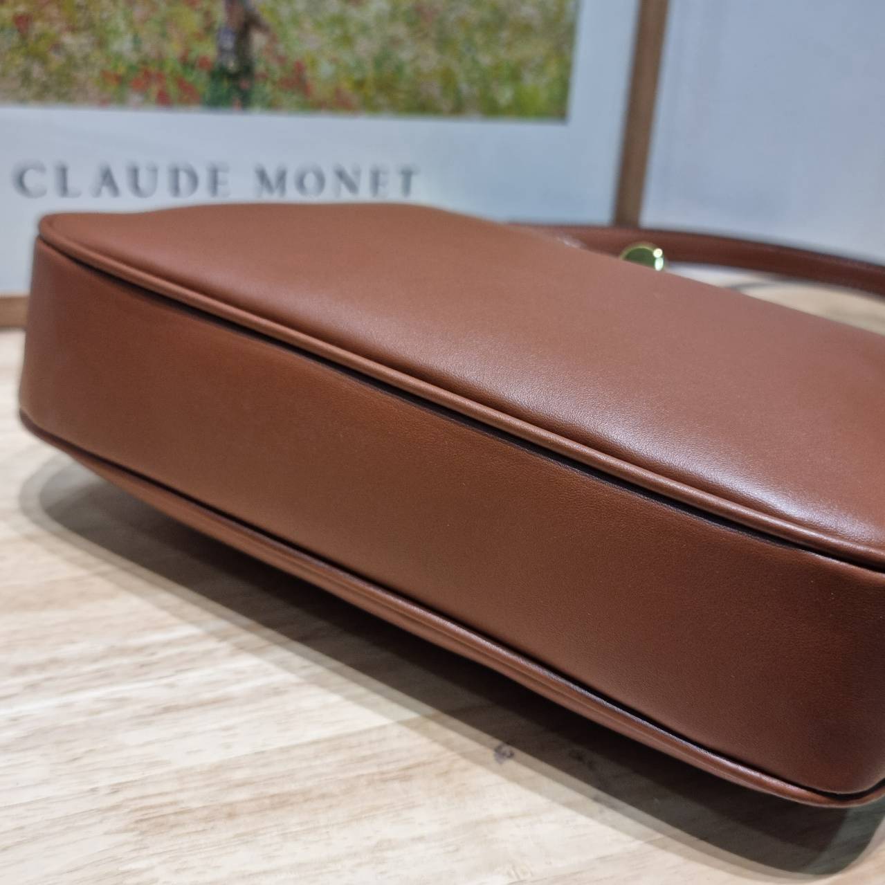 CELINE small camille soft bag มาแรงมาก! กับกระเป๋าที่ตัวแม่ใช้กันเยอะสุดๆ แม่ชมเอย อินฟลูดังๆมีใช้กันครบ ด้วยรูปทรงยอดนิยม