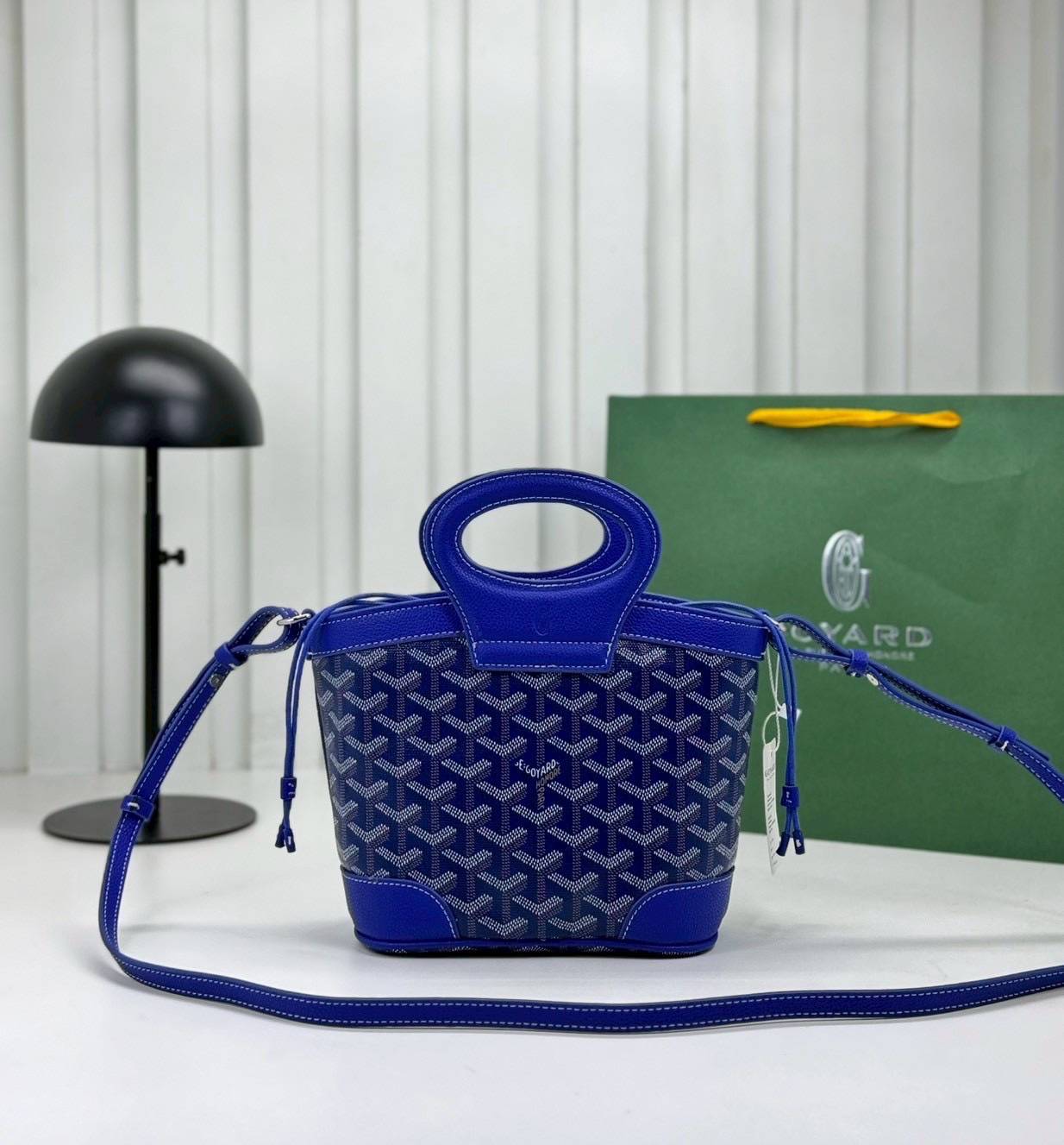 ORI หนังแท้ | Goyard Beluga Mini Bag กระเป๋าสะพายทรงบัคเก็ต พร้อมหูจับในตัว สะดวกใช้งาน ด้านในเป็นผ้าดีไซน์ผูก เพิ่มความน่ารักน่าใช้ สวยมากค่ะ