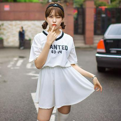 พร้อมส่ง 🧁 WANTED Dress เดรสแขนสั้นพิมพ์ลายแนวๆงานสกรีนสวยมาก (33092)