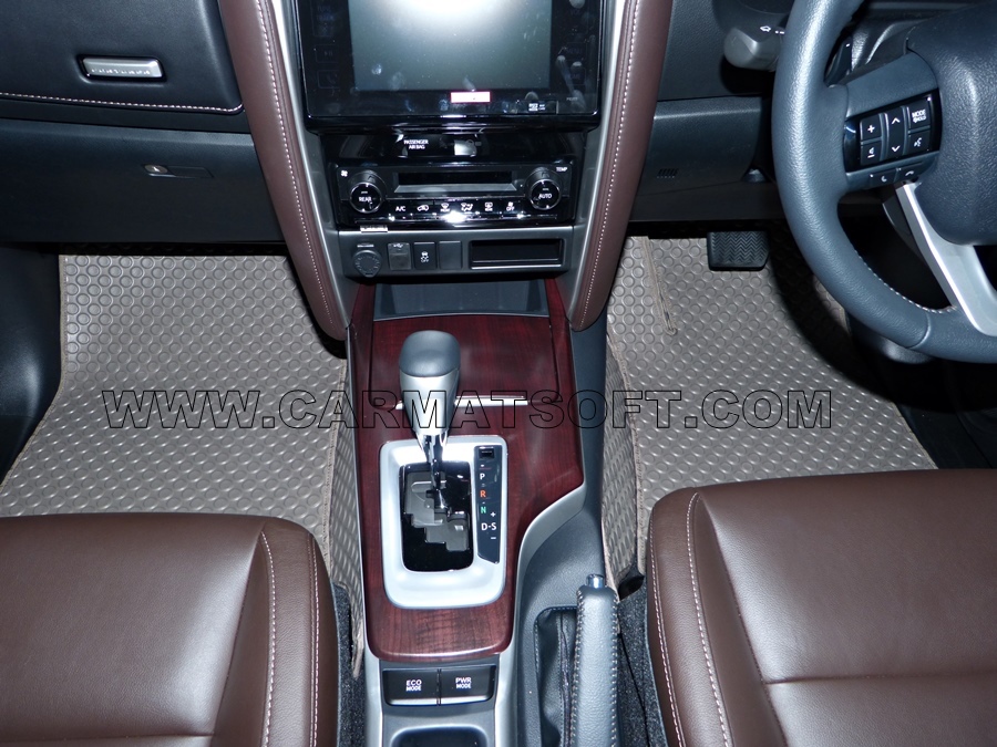 พรมปูพื้นรถยนต์new fortuner 2015