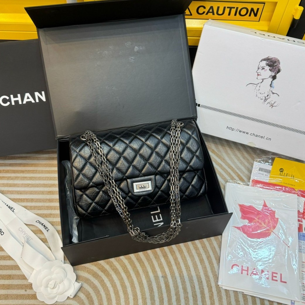 Chanel 2.55 Handbag กระเป๋าสะพายสุดคลาสสิกวินเทจ ดีไซส์หนังยับหรูหราชวนสะสม สุดยอดเดอะเบสท์ไอเท็ม พร้อมเสิร์ฟครบชุด สุดคุ้ม