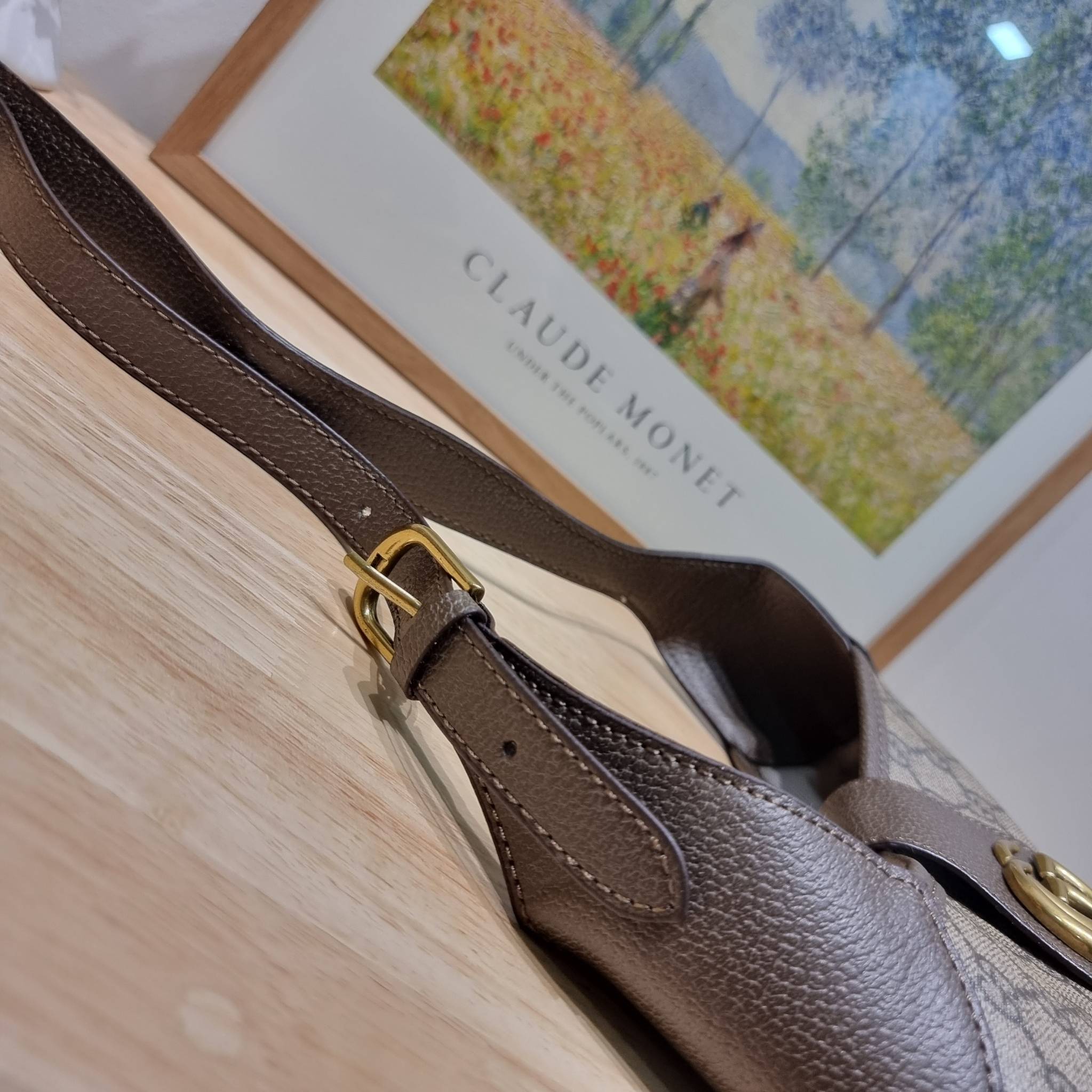 GUCCI Aphrodite small shoulder bag / GG shoulder bag / GUCCI BAG พร้อมส่งที่ไทย กระเป๋าสะพายไหล่ รูปทรงเก๋ ผสานดีไซน์ของความคลาสสิคได้อย่างลงตัว