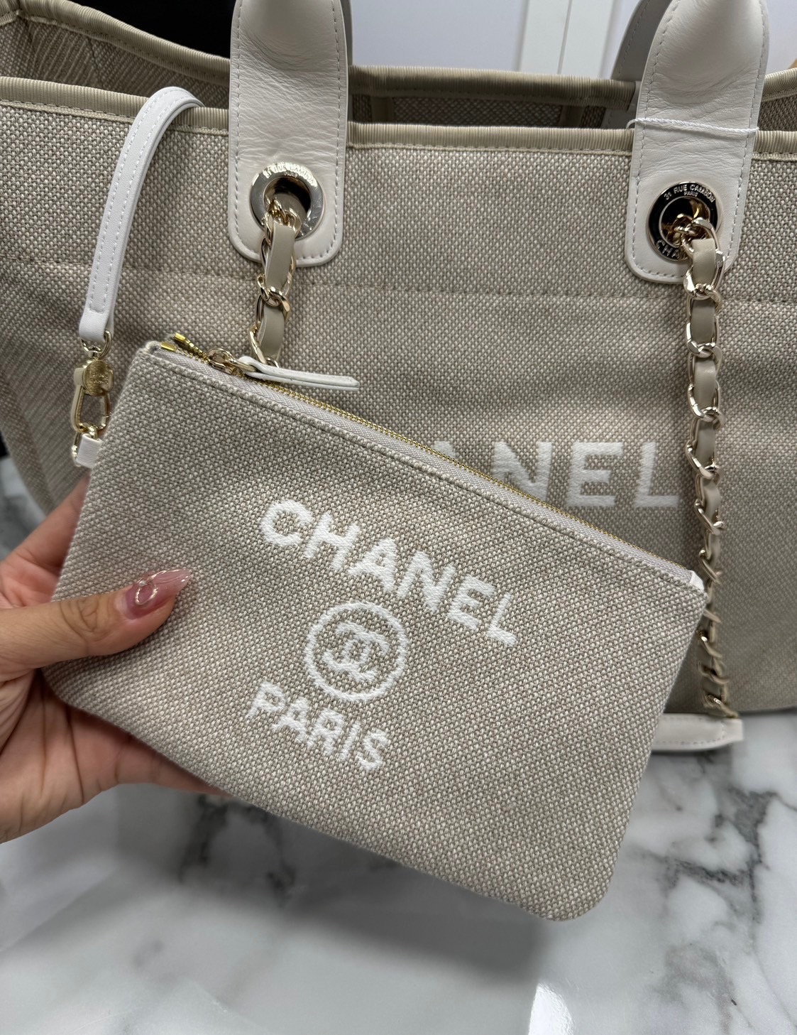 ORI หนังแท้ | Chanel Deauville Tote Bag กระเป๋าสะพายทรงโท้ทช้อปปิ้ง ใบใหญ่ ภายในโล่งกว้าง จุของได้เยอะ