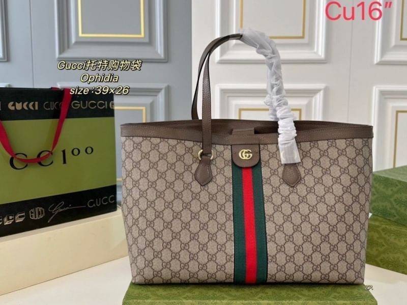 Gucci Ophidia medium tote bag กระเป๋าทรงโท้ทใบใหญ่จุใจ จุของได้เยอะจุกๆ เอาใจสายแบกที่ยังคงความหรูหราไว้อย่างลงตัว