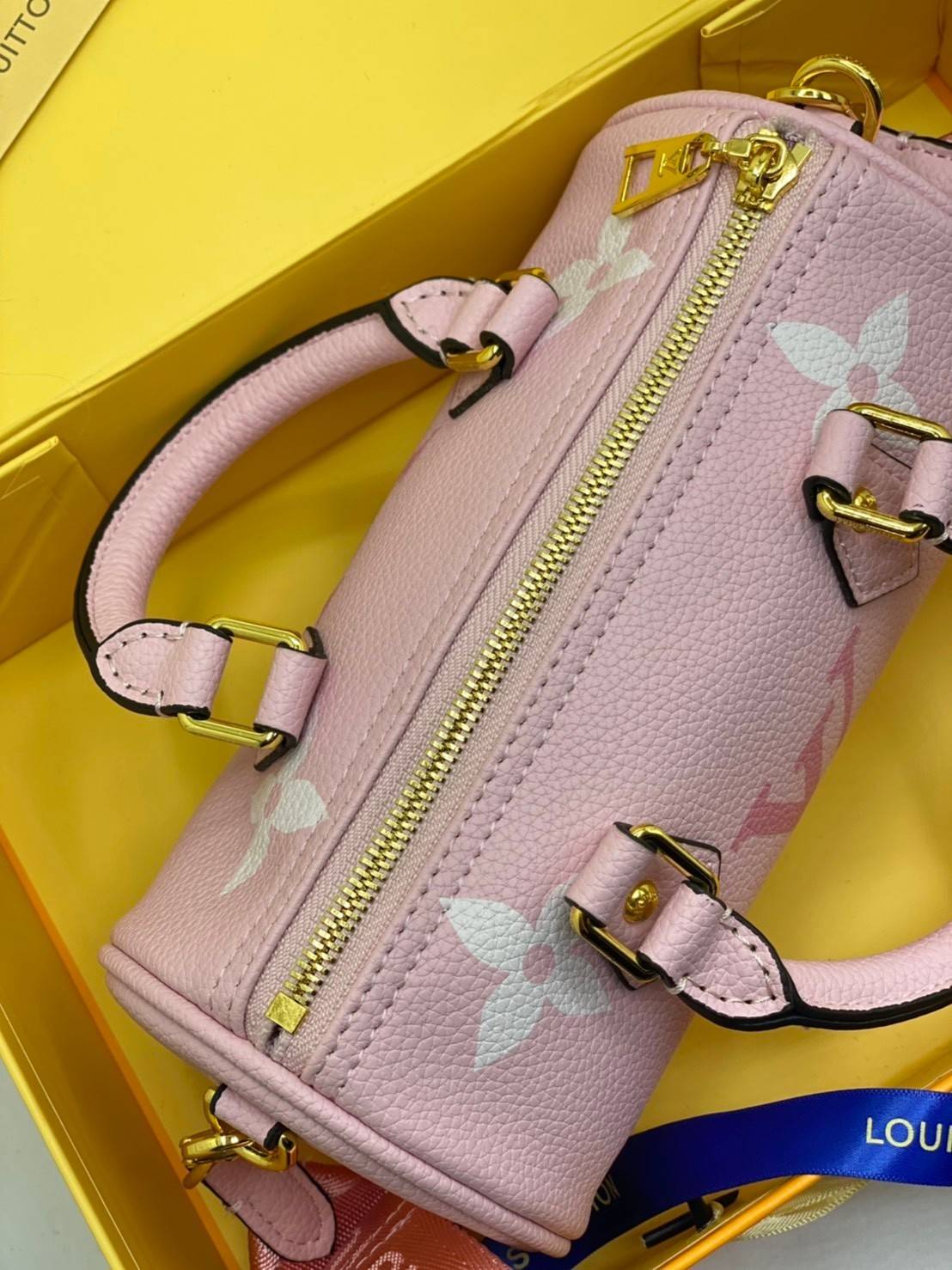 พรีเมี่ยมกิ๊ฟแท้ 100% 】พร้อมส่งที่นี่ที่เดียว VIP gift LOUIS VUITTON PAPILLON BB HANDTASCHE AUS MONOGRAM หนังแท้ สีพาสเทลสวยน่ารัก สาวหวานห้ามพลาดน้าาา งานสวยมากค่ะ