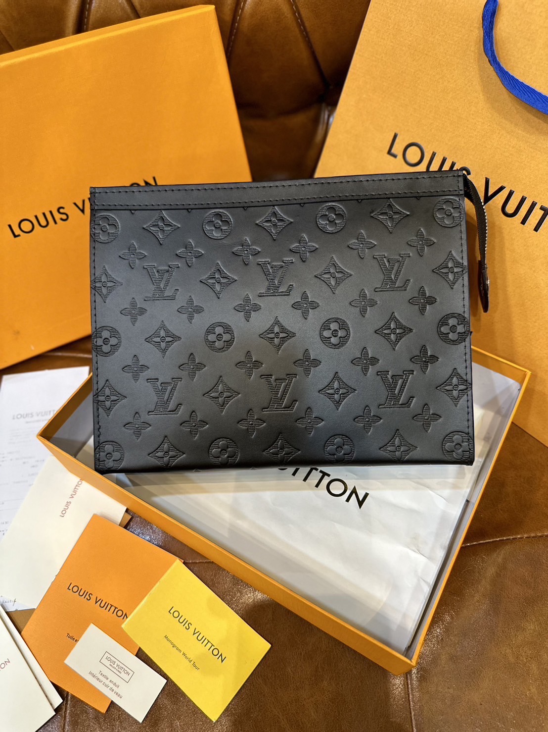 พร้อมส่ง LV Pochette Voyage MM / LV Clutch กระเป๋าถือทรงคลัช ทรงพอช เกรดออริ สลับแท้ 1:1 ใช้ต่างประเทศได้ ใช้ได้ทั้งชายหญิง