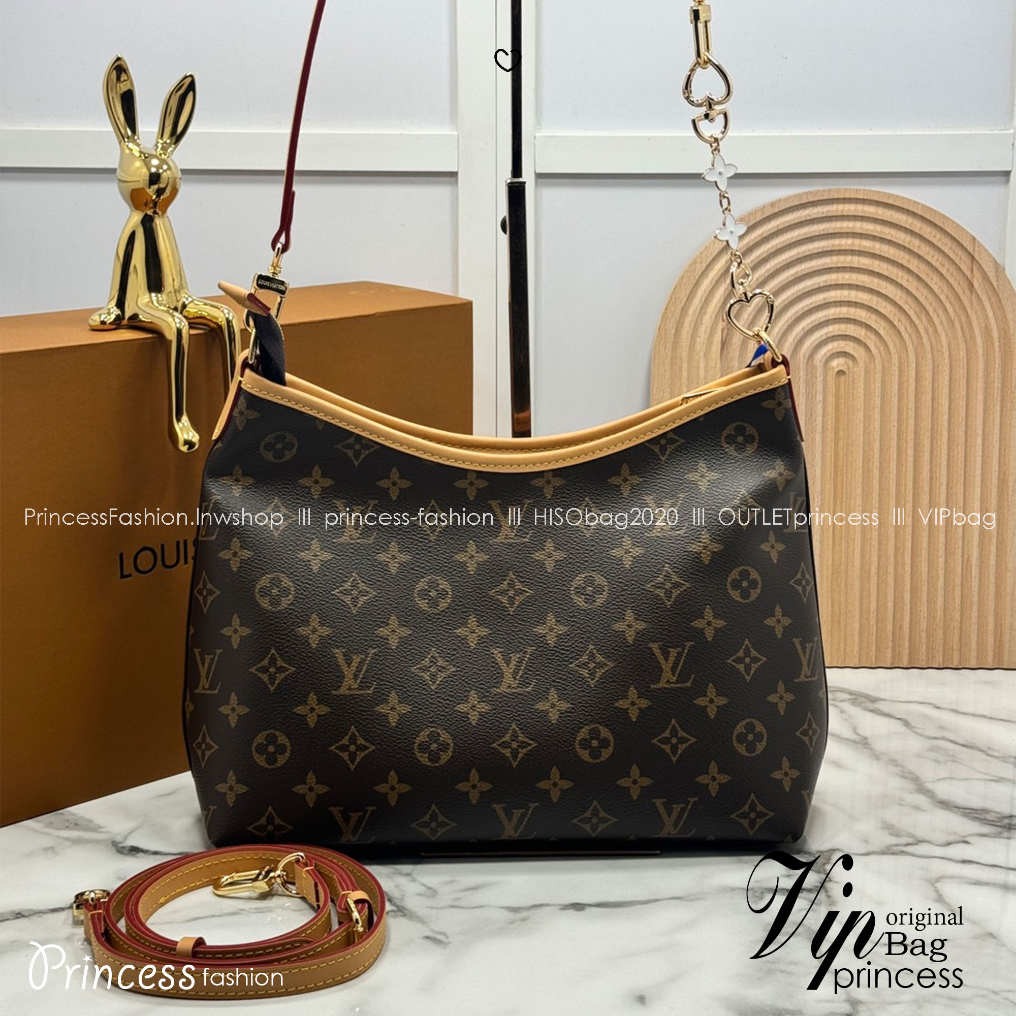 ORI หนังแท้ | LV CarryAll Monogram canvas 30cm กระเป๋าสะพายแครี่ออลรุ่นใหม่ ใบใหญ่จะของได้เยอะดีไซน์เรียบหรู มาพร้อมห่วงโซ่หัวใจห้อยสุดคิ้ว และสายสะพายแยกถอดได้ สวยหรูคลาสสิก