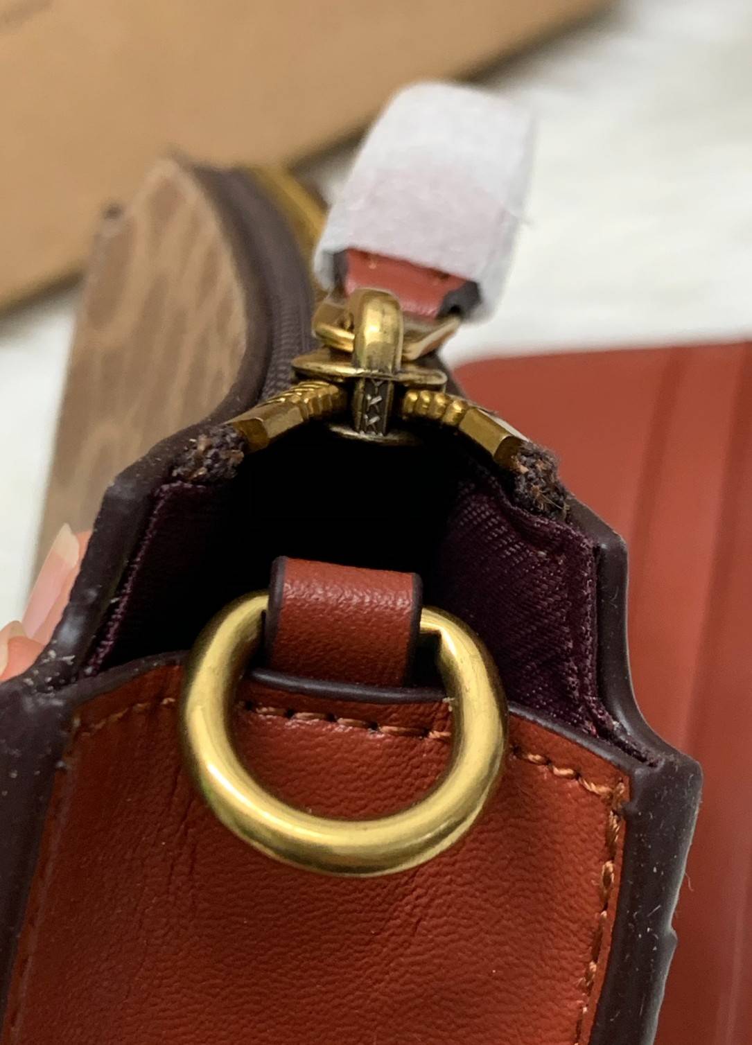 COACH Noa Pop-Up Messenger In Colorblock Signature Bag ((73316//37458//31864)) 💋ได้ไปสุดคุ้ม ไม่ผิดหวังแน่นอนจ้าา!! กระเป๋าแบบคลัท//สะพายข้างได้//ครอสบอดี้ร์ได้ วัสดุหนังแท้ หนังนิ่มสวยค่ะ ช่องหลักเปิดปิดแบบซิป ภายในกว้าง ใส่มือถือได้ทุกรุ่น;กระเป