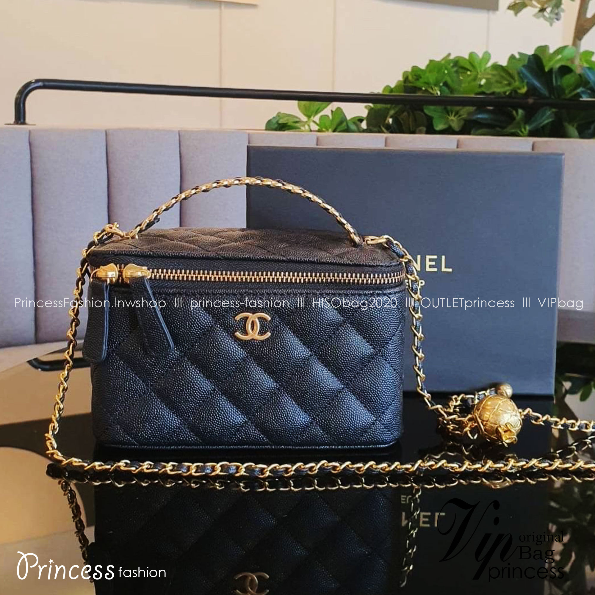 ใบน่ารักปุ้กปิ้ก กระเป๋าสะพายครอสบอดี้ CHANEL CAVIAR QUITED SMALL VANITY CASE WITH CHAIN BAG งานเกรดสินค้าสมนาคุณ ทรงสวยหรู มีหูถืออะไหล่ทองชื่อแบรนด์