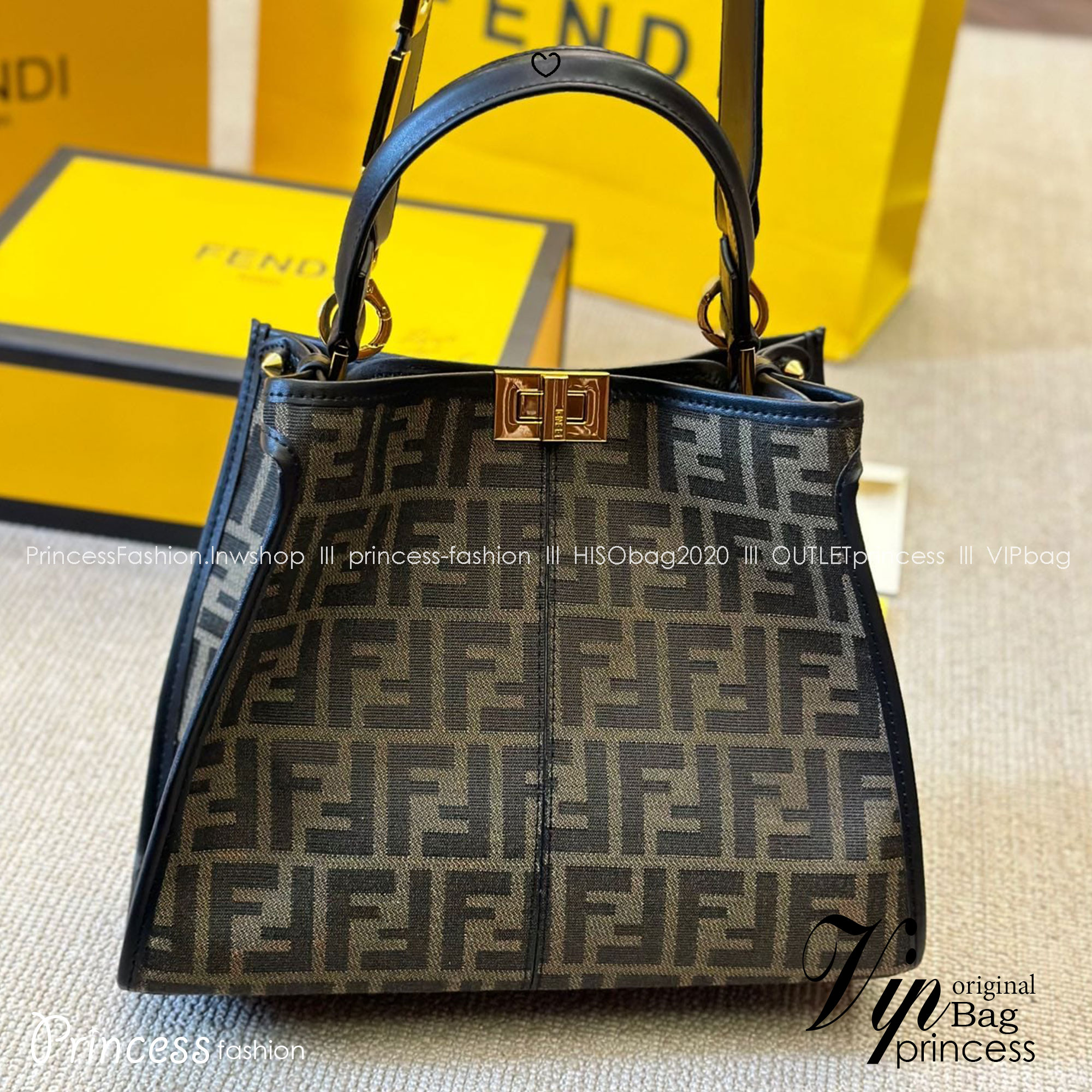 FENDI PEEKABOO XLITE TOTE Canvas Monogram Bag กระเป๋าทรงโท้ท ดีไซส์เป็นเอกลักษณ์ รุ่นหายาก ทรงสวยหรู ดูแพงเกินเบอร์!!