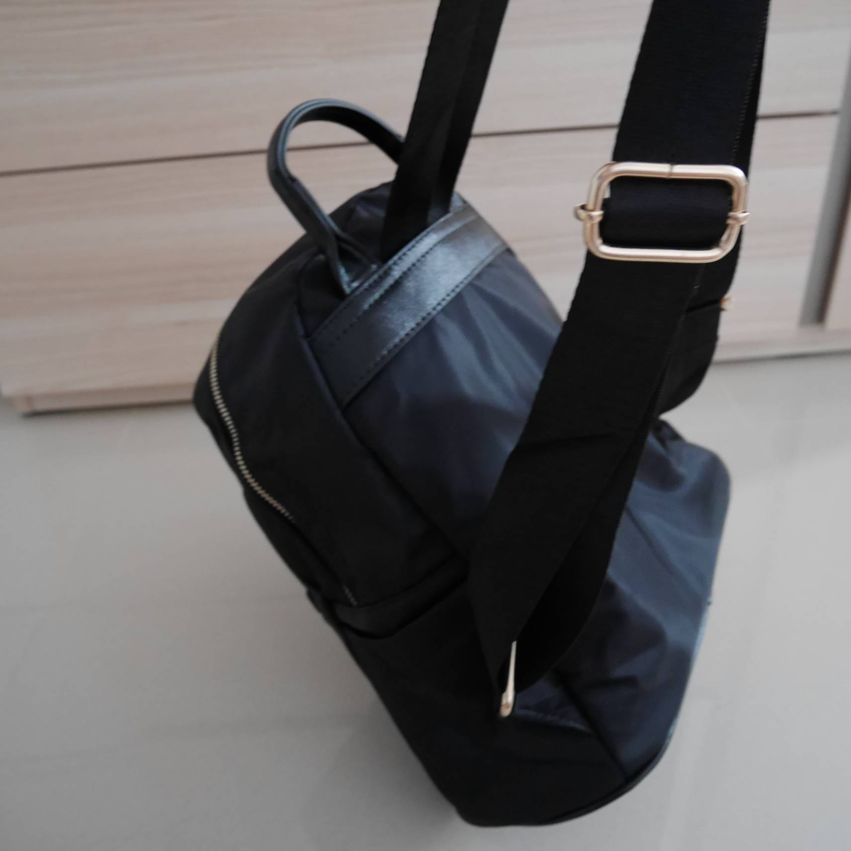 งานพรีเมี่ยมกิ้ฟ จากเคาเตอร์ต่างประเทศนะคะ 🎈 Don't Miss! รุ่นใหม่ล่าสุด PRADA NYLON MINI BACKPACK กระเป๋าสะพายเป้ Size mini พรีเมี่ยมกิ้ฟจากเคาน์เตอร์ต่างประเทศรุ่น Limited edition ที่ฮ๊อตสุดๆ วัสดุเป็น Nylon เนื้อหนาคุณภาพดีตขนาดกะทัดรัดกำลั