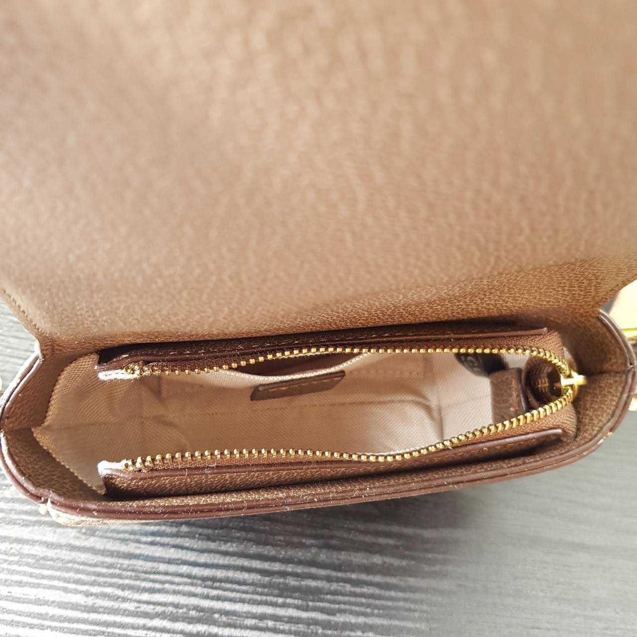 GUCCI Horsebit 1955 small shoulder bag กระเป๋าครอสบอดี้ขนาดกำลังดี ดีไซน์น่ารัก ทรงสวย ใช้ได้ทุกโอกาส สายยาวปรับระดับได้ เปิด-ปิด ด้วยกระดุมแม่เหล็ก