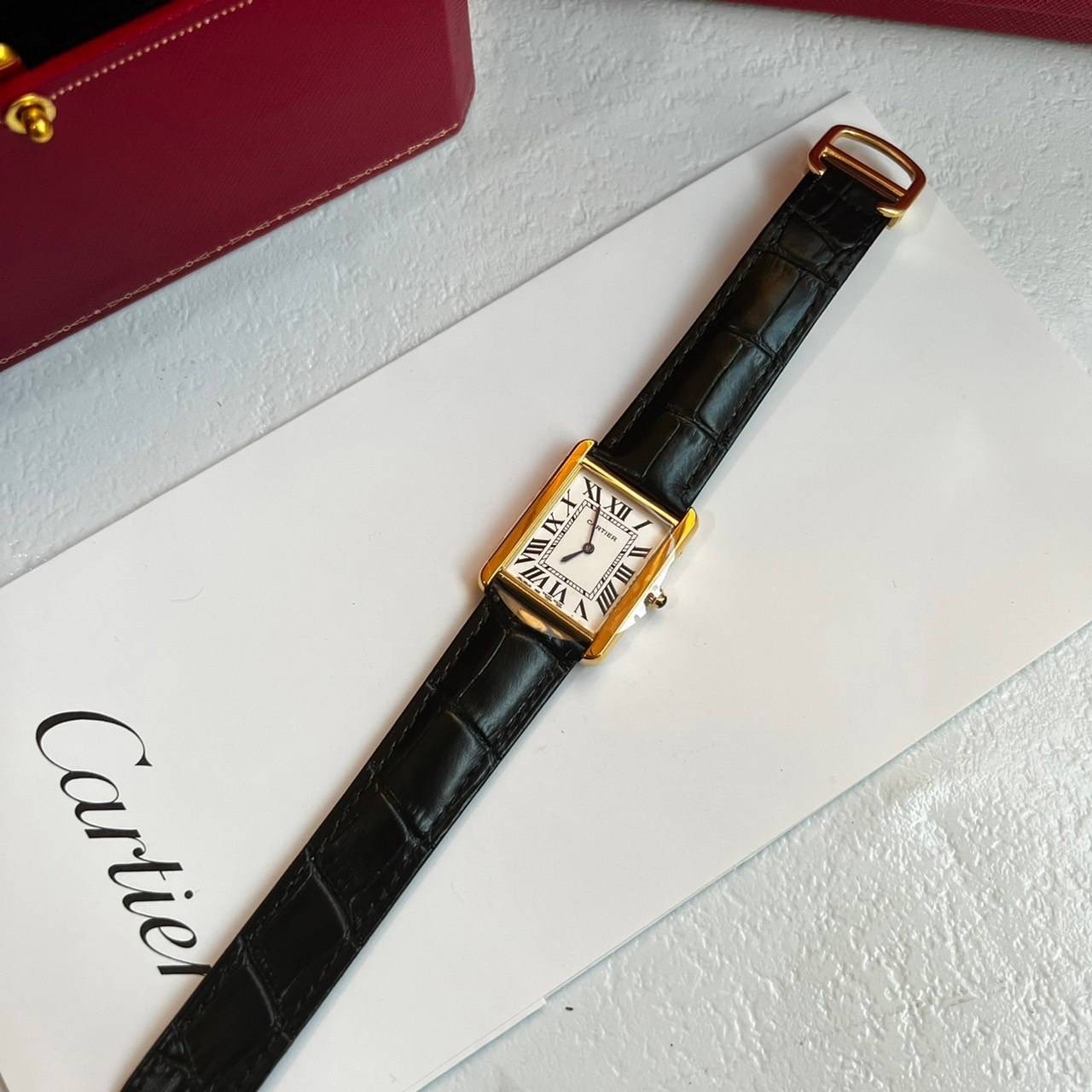 CARTIER WATCH TANK MUS นาฬิกาคาเทียร์ เกรดออริจินอล รุ่นฮิตสุดคลาสสิก ใช้ได้ทั้งชายหญิง ภาพถ่ายจากงานจริง มาพร้อมกล่อง อุปกรณ์ครบชุด วัสดุโลหะเคลือบขึ้นเงาตามรูป ใช้งานต่างประเทศได้