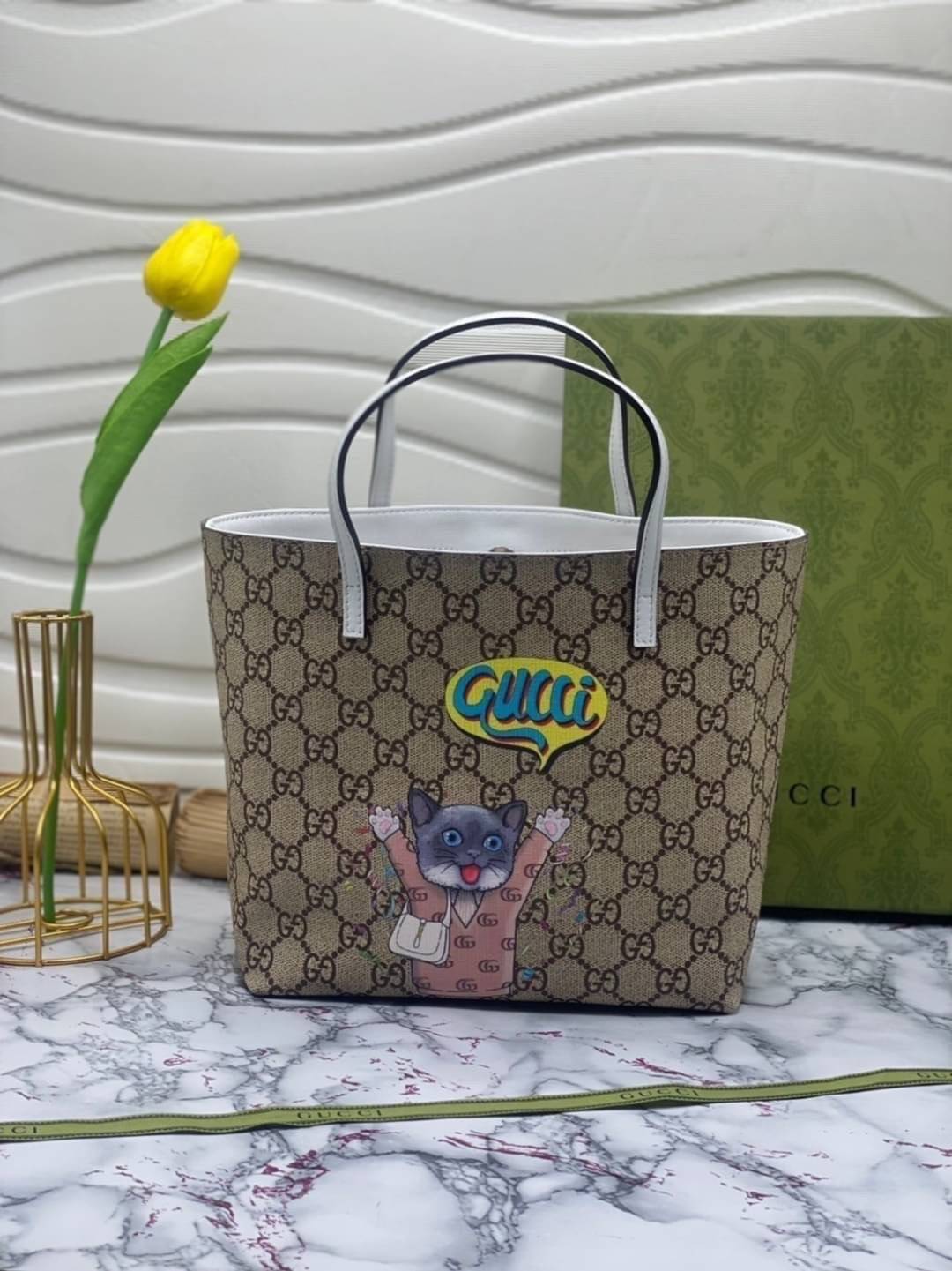 VIP 】Animal-Friendly Gucci Kid GG Supreme Tote Bag งานหนังแท้ทรงตั้งสวย ขนาดกะทัดรัด จุของได้เยอะ ใช้ได้ทั้งเด็กและผู้ใหญ่ น่ารักมากค่ะ **ขายดีตลอดกาล**