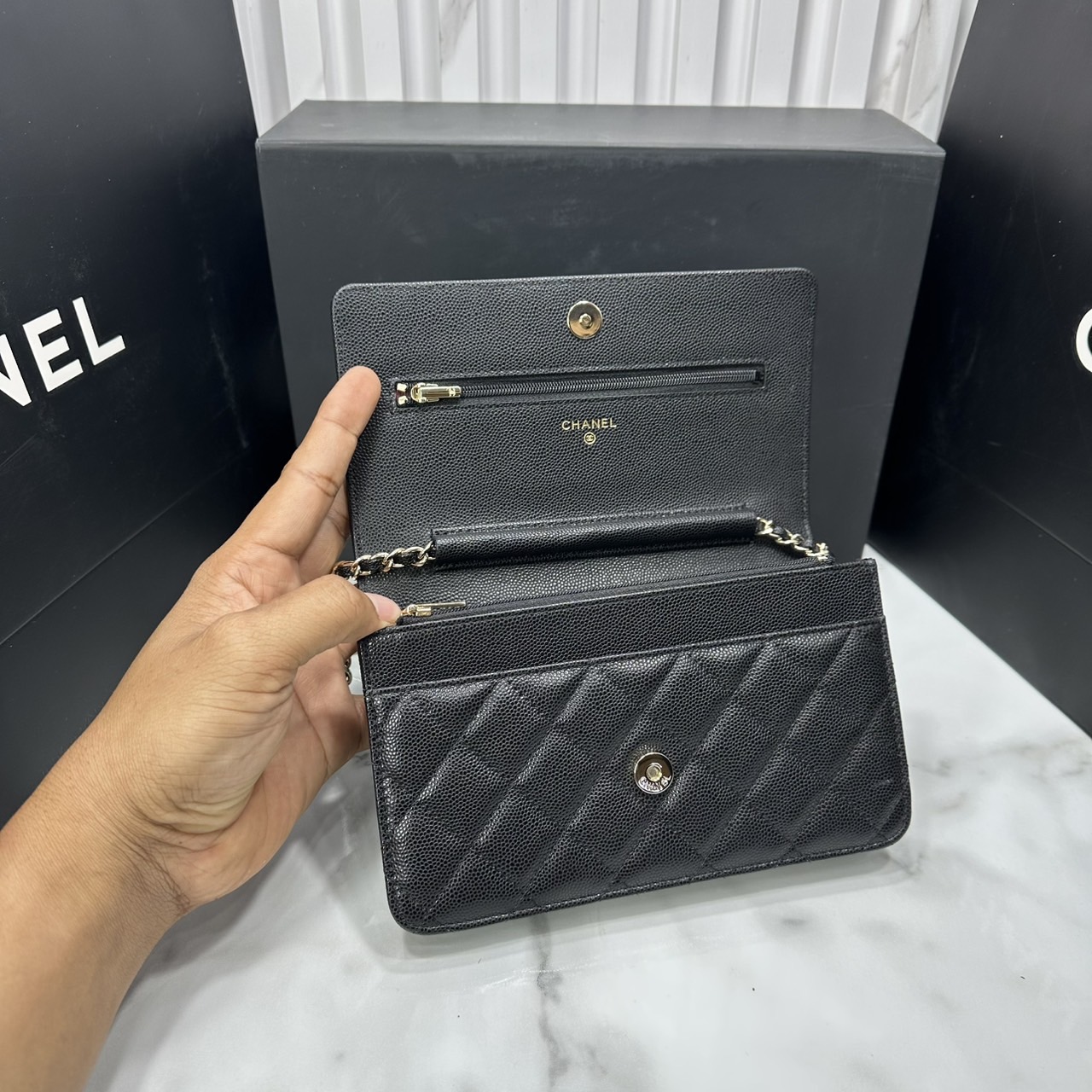 ORI หนังแท้ | CHANEL Woc Wallet on Chain 18cm กระเป๋าสะพายทรงวอคดีไซน์แบ่งช่องด้านในเป็นกระเป๋าสตางค์ รุ่นยอดนิยม หรูหราระดับตำนาน สวยงามเหนือกาลเวลา