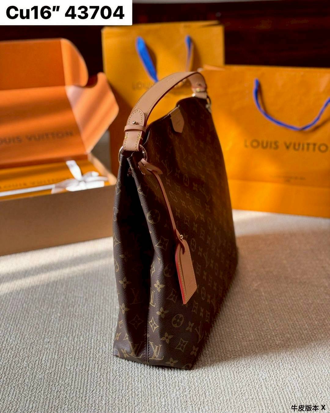 LV Graceful MM Monogram Canvas กระเป๋าสะพายทรงโท้ทใบใหญ่จุใจ จุของได้แบบสบายๆ ดีไซน์ใหม่เรียบหรูดูแพง ที่ฮอตที่สุดในตอนนี้ สะพายไปเที่ยวต่างจังหวัดคือดีงามมากจ้า