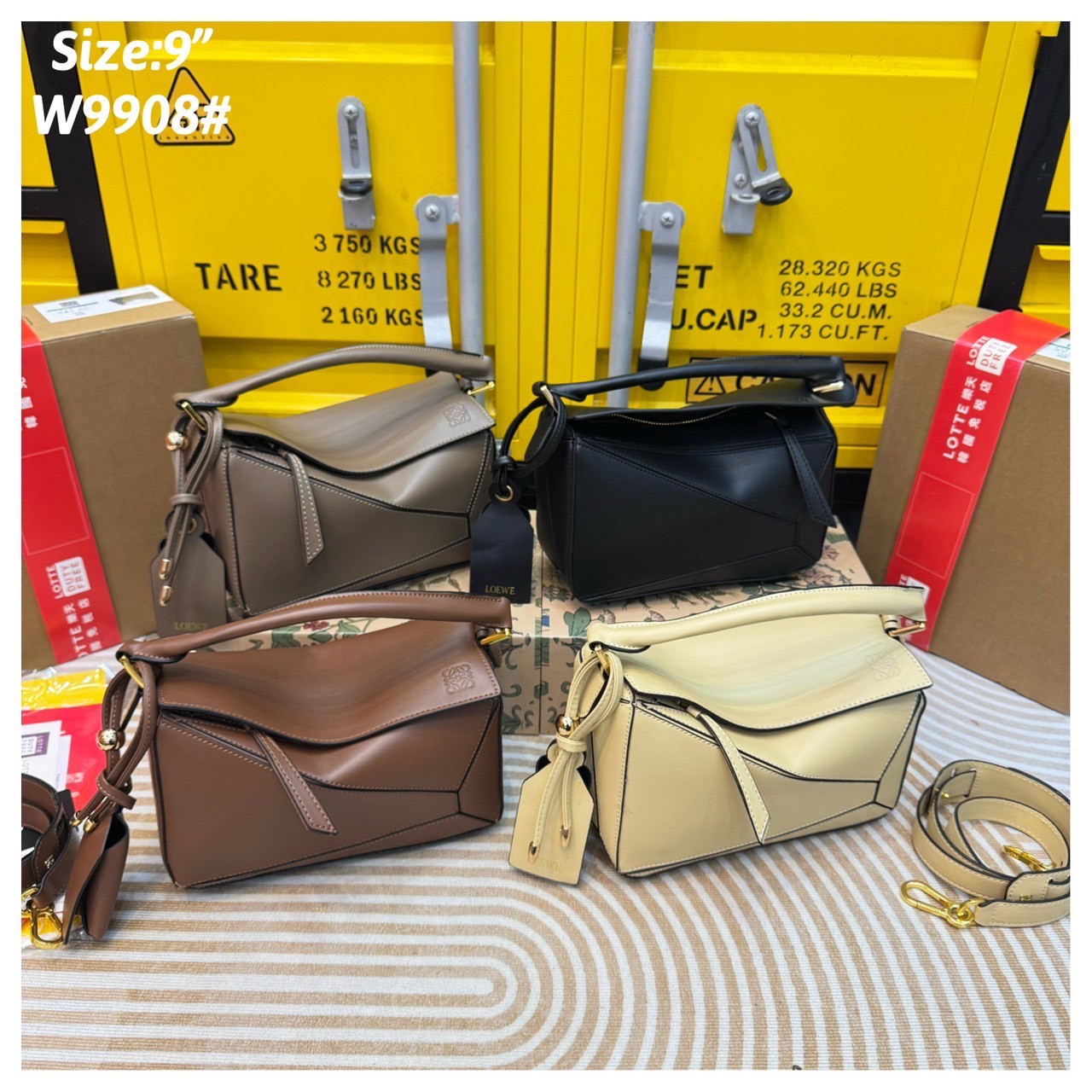 Loewe Puzzle bag กระเป๋าสะพายข้างทรงกล่อง สุดยอดแบรนด์ที่ดีไซน์เป็นเอกลักษณ์ โดดเด่น สวยหรู สไตล์พัซเซิลคลาสสิค