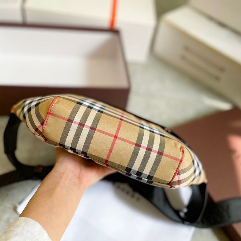 Burberry Vintage Check Sonny Belt Bag / BURBERRY FRAGRANCES BELT BAG กระเป๋าคาดเอว คาดอกแบบ UNISEX ใช้ได้ทุกเพศ ลายวินเทจตามแบบฉบับของแบรนด์