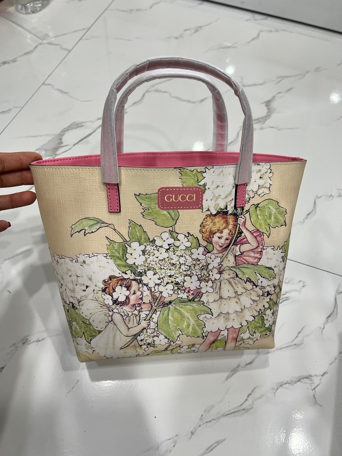 GUCCI Children's tote bag / Gucci kid tote / Gucci bag พร้อมส่งสต๊อกแน่น กับกระเป๋าโท้ทคิดท์ ไซส์น่ารักน่าใช้ ฮอตไม่หยุด เด็ดทุกดีไซน์ มีลายเข้าใหม่มากกว่าในรูปนะคะ