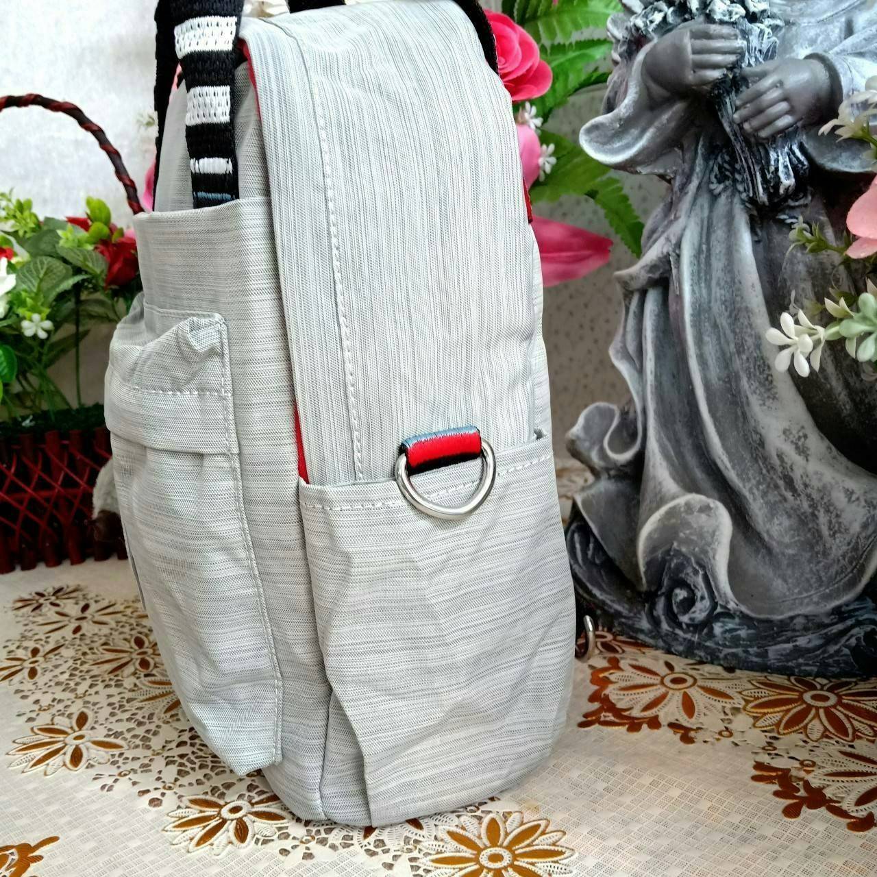 KIPLING 2WAYS MINI BACKPACK 👍กระเป๋าสะพาย2Wayรุ่นใหม่วัสดุ Nylon & Polyester 100% 👍หูหิ้วมีลายปั้มแบรนด์ 👍สายสะพายยาวเลื่อนปรับได้ถอดได้ 👍สามารถถือหรือสะพายได้ จะสะพายไหล่ สะพายเฉียง Crossbody หรือจะคล้องสายเป็นเป้สะพายหลัง