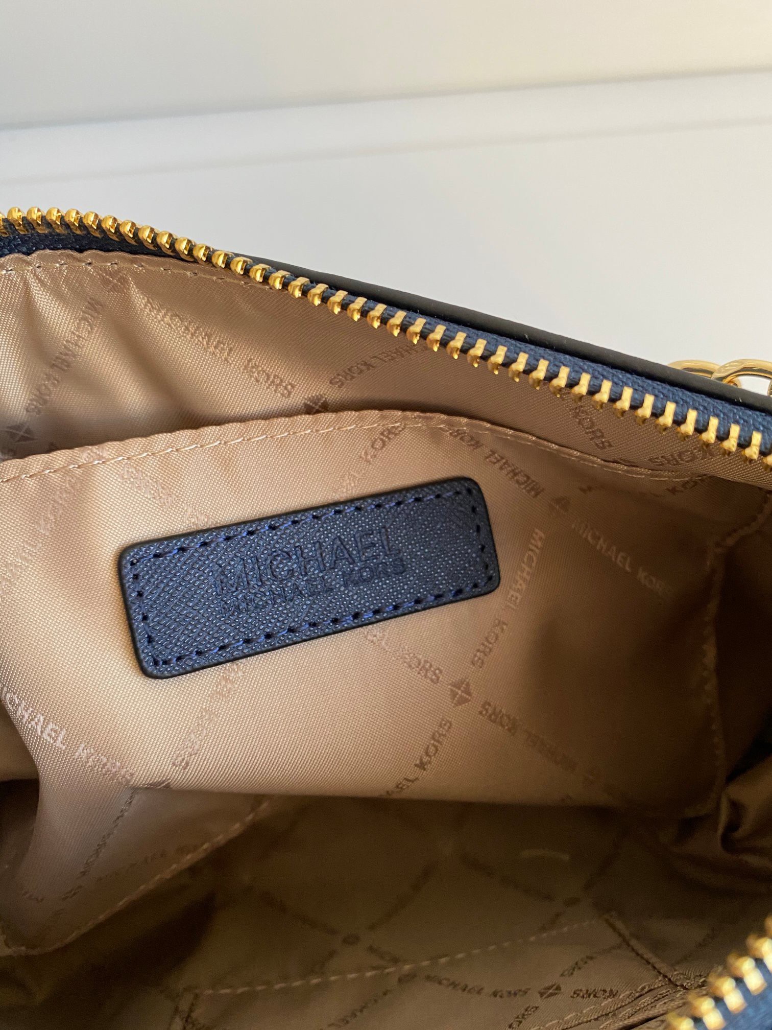 MICHEAL KORS SAFFIANO CROSSBODY BAG / MK Chain Pouchette Bag พร้อมส่ง 4 สี กระเป๋าสะพายข้าง ทรงสวย วัสดุหนัง SAFFIANO คุณภาพดี สวยอยู่ทรงแข็ง