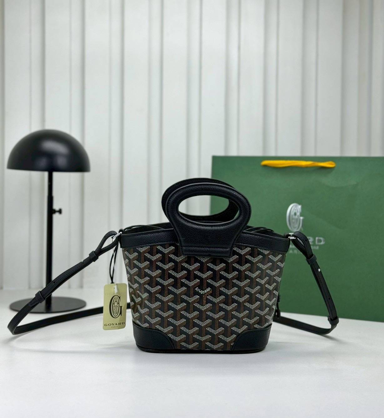 ORI หนังแท้ | Goyard Beluga Mini Bag กระเป๋าสะพายทรงบัคเก็ต พร้อมหูจับในตัว สะดวกใช้งาน ด้านในเป็นผ้าดีไซน์ผูก เพิ่มความน่ารักน่าใช้ สวยมากค่ะ