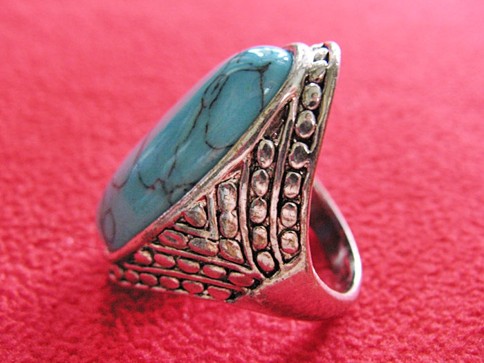 สินค้าหมดค่ะ แหวนหินเทอร์ควอยส์สีฟ้า โรเดียมสีเงิน(มีโชค)แบบ4ค่ะ