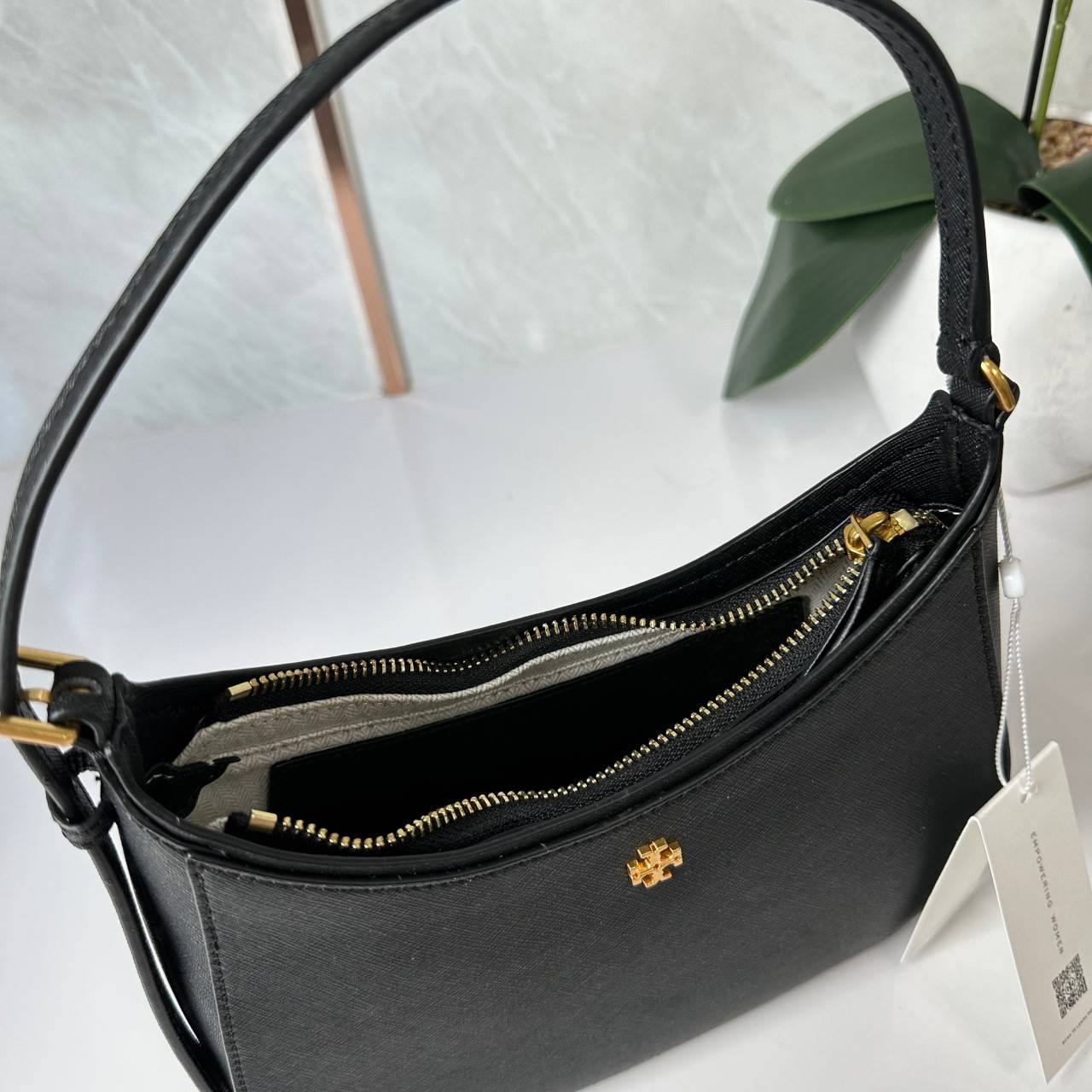 TORY BURCH EMERSON ZIP SHOULDER BAG 137416 / TORY BAG พร้อมส่ง 3 สี กระเป๋าสะพายไหล่ / คล้องแขน หนังซาเฟียโน่ ทนทาน