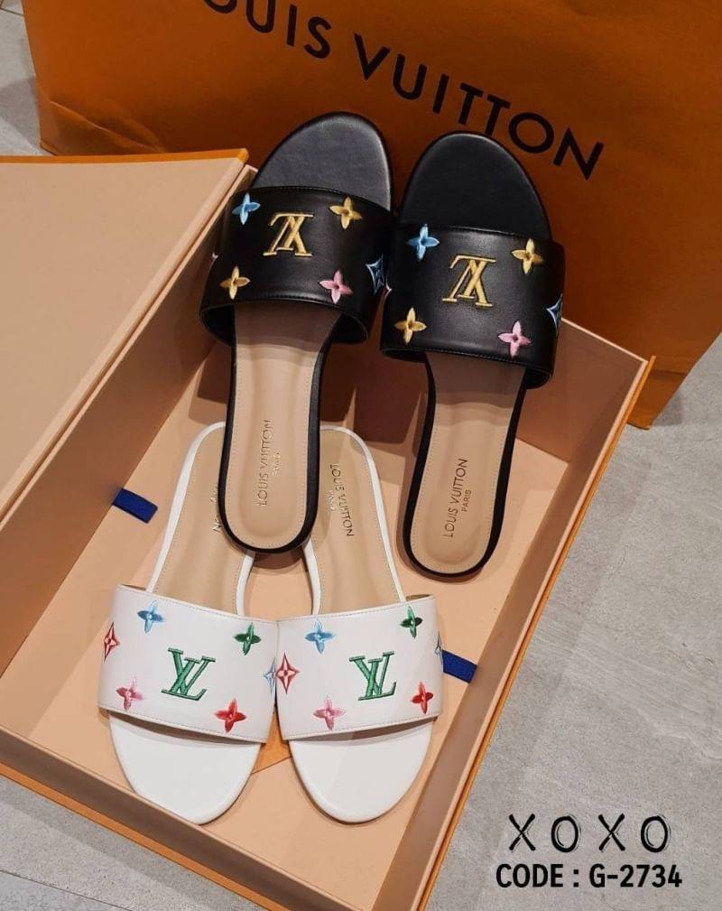 Louis vuitton sandels แตะหนัง PU ปัก ลายโลโก้ LV สวย ตามภาพ งานเรียบร้อย ใส่สบาย เรียบ หรู ดูแพงเกินราคาขาย