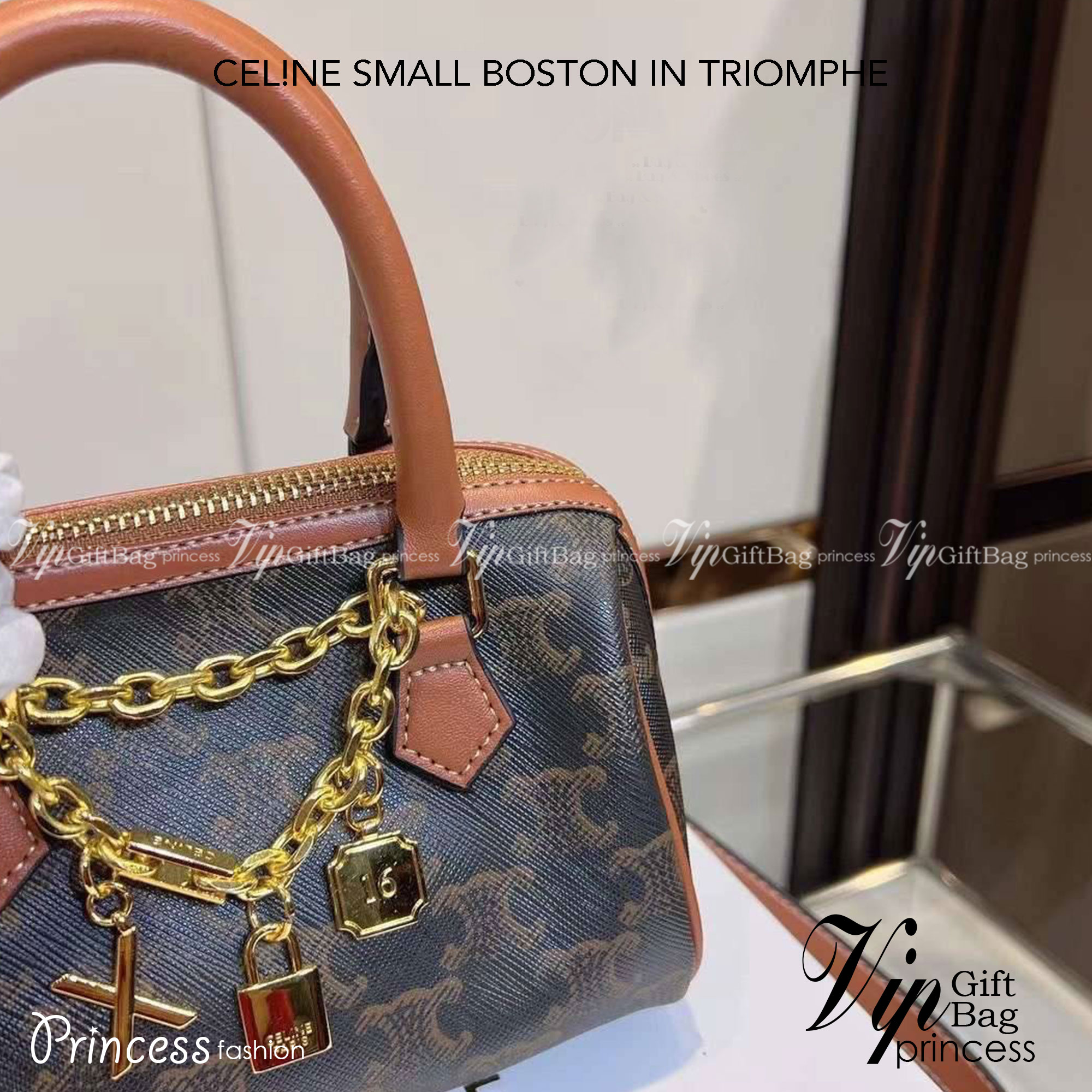 CELINE MINI BOSTON IN TRIOMPHE CANVAS / CELINE MINI CROSSBODY BAG VIP วัสดุแคนวาสหนังสวยอยู่ทรง ดีไซน์ยอดนิยมทรง Speedy ประดับสร้อย สายโซ่สีทองหรูเปิดปิดด้วยซิปคู่แบรนด์