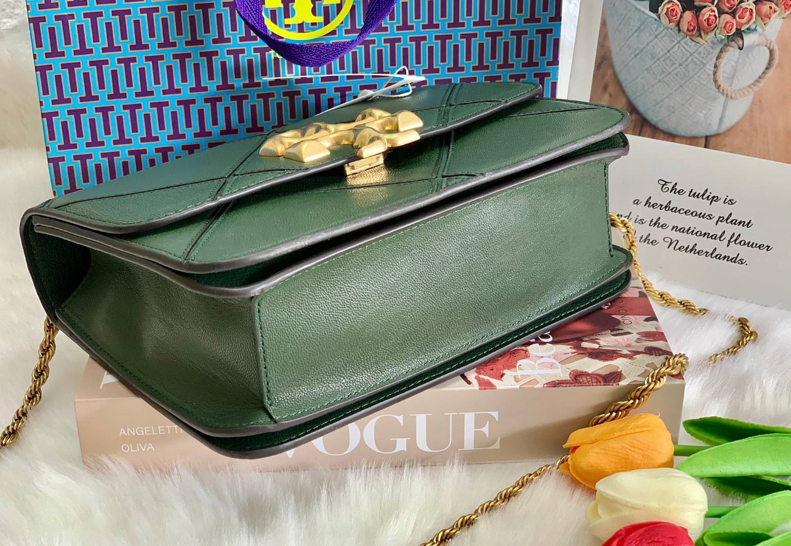 สวยจริงคุณภาพสูง ไม่จกตาค่ะ!! TORY BURCH ELEANOR QUILTED CONVERTIBLE SHOULDER BAG ((73590)) พร้อมส่งที่ไทย ใครรออยู่ห้ามพลาด จำนวนจำกัดค่ะ!! อีกรุ่นที่น่าครอบครองมากๆค่ะ😘 กระเป๋าสะพายข้างและทบสายเป็นคล้องไหล่ได้ หนังแท้ชั้นดีที่สุด ทำลายเหลี่ยมตัด