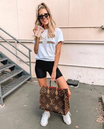 LV crossbody tote bag 10" 16" สเปเชี่ยล gift box set ในราคาที่แสนดี น่าคบหา!! สุดคุ้มและสวยที่สุดยันกล่อง!! ได้ไปยังไงต้องร้องว้าว!! กระเป๋าทรงโท้ทที่สาวๆตามหา ดีไซน์คลาสสิค ผู้ดี หรูหรา โทนสีใช้งานง่าย ได้ทุกลุค ทุกสไตล์ วัสดุหนังแคนวาสคุณภาพ ม