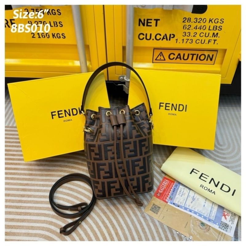 FENDI Mini MonTresor Bucket Bag กระเป๋าสะพายทรงขนมจีบรุ่นยอดนิยม ไซส์มินิน่ารักน่าใช้มาก ดีไซน์สวยอยู่ทรง