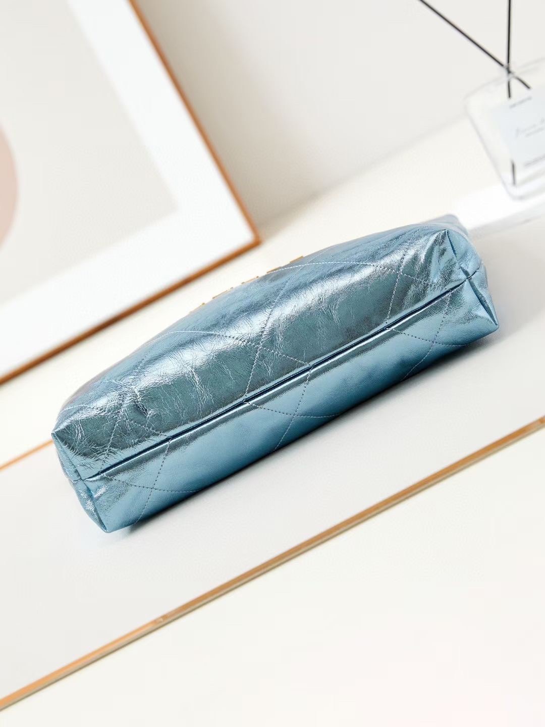 CHANEL 22 Medium HANDBAG In Metallic & Gold-Tone Metal กระเป๋าสะพายสีเมทัลลิค เกรดออริ ท็อป สลับแท้ 1:1 เกรดดีสุด ผ่านทุก ตม หนังแท้สวย ใช้งานต่างประเทศได้