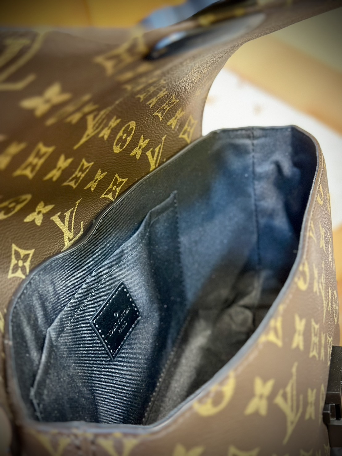 พร้อมส่ง 3 สี LV S-Cape Messenger Monogram Eclipse / LV Messenger Bag กระเป๋าทรงแมสเซ็นเจอร์ แบบคลาสสิกสวยงามเป็นเอกลักษณ์ เกรดออริ