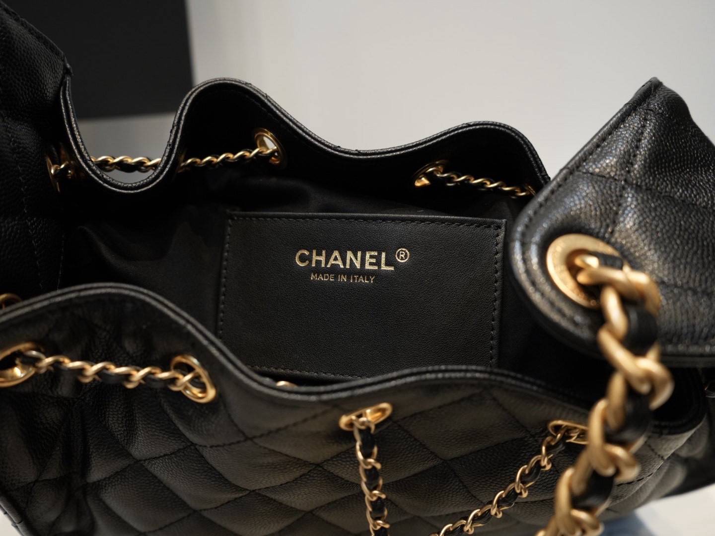 TOP ORI หนังแท้ | CHANEL 25 Small Handbag Spring-Summer 2025 กระเป๋าสะพายรุ่นใหม่สุดฮอตแห่งปี หนังแท้ลายเกรน ที่สุดแห่งความไอคอนิก มาพร้อมใบเล็ก อะไหล่สีทองสวยหรู