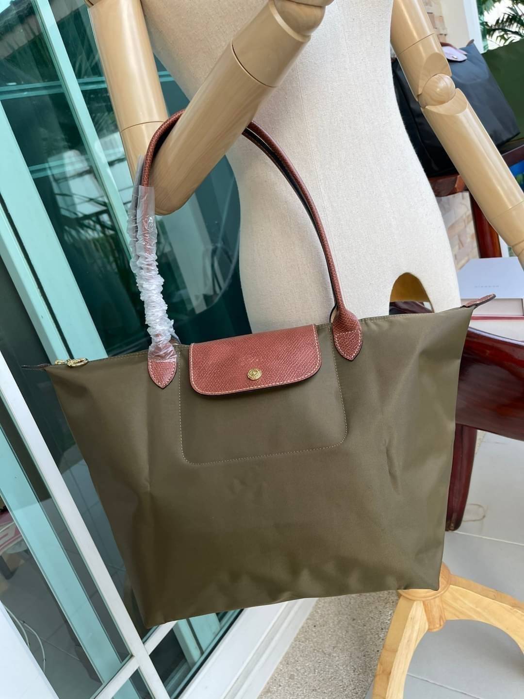 LONGCHAMP LE PLIAGE ORIGINAL SHOULDER BAG L (หูยาว ฝาน้ำตาล) กระเป๋าสะพายไหล่ รุ่น Original มีเอกลักษณ์อันโดดเด่นของรุ่นไอคอนนิค